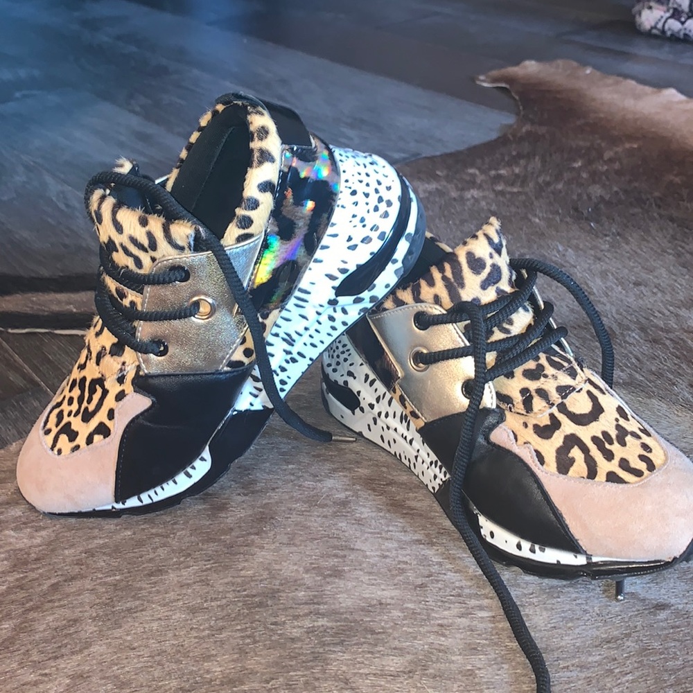EUC Steve Madden tennis shoes